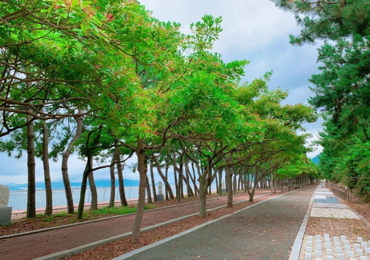 Namhae Sports Park Hotel Экстерьер фото