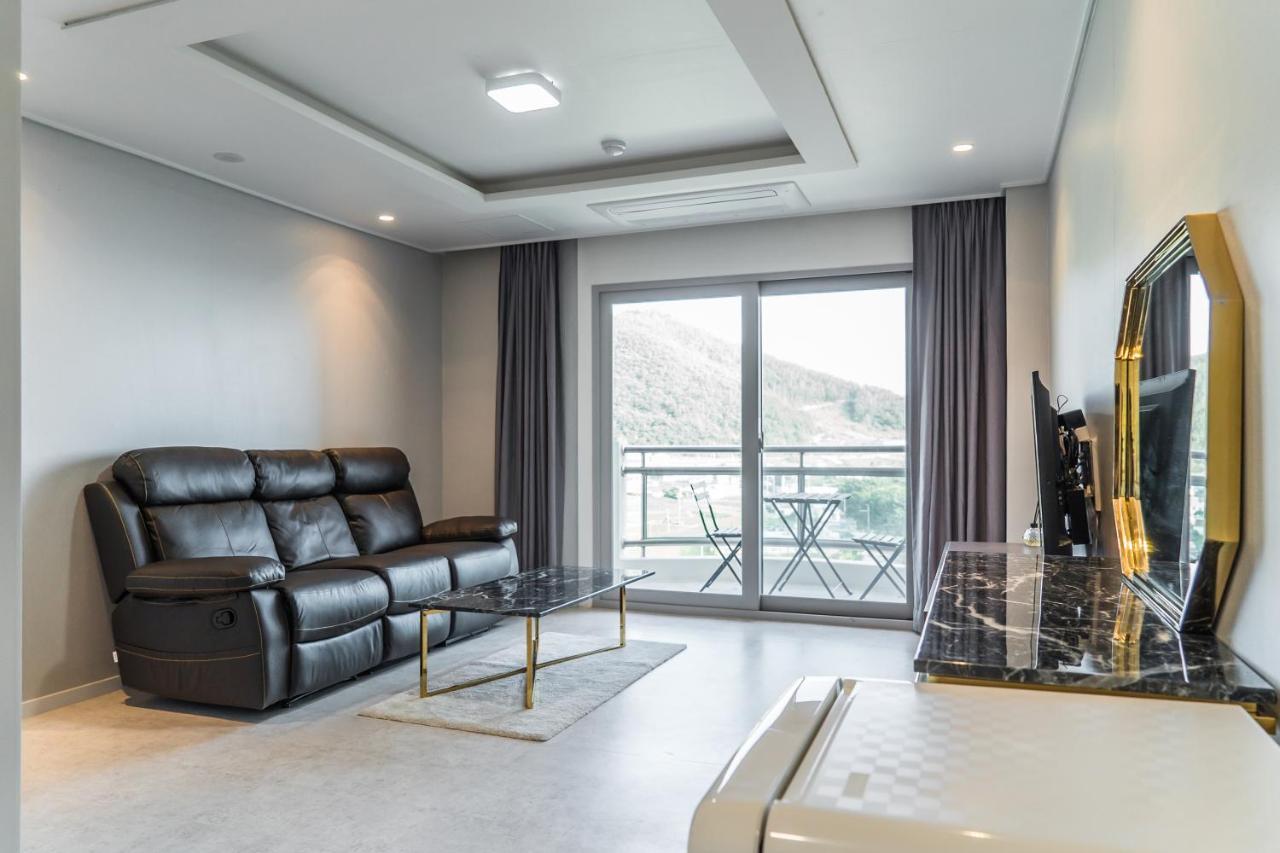 Namhae Sports Park Hotel Экстерьер фото