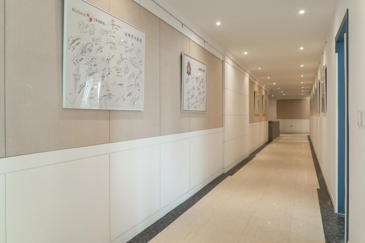 Namhae Sports Park Hotel Экстерьер фото