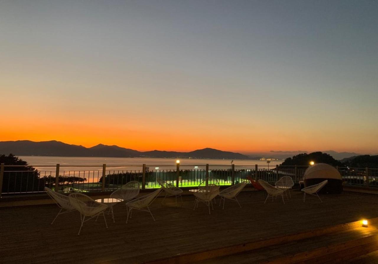 Namhae Sports Park Hotel Экстерьер фото