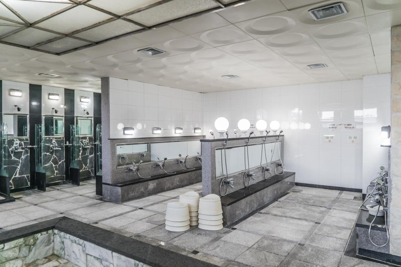 Namhae Sports Park Hotel Экстерьер фото