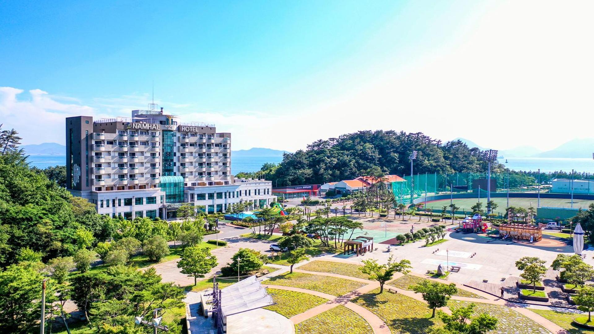 Namhae Sports Park Hotel Экстерьер фото