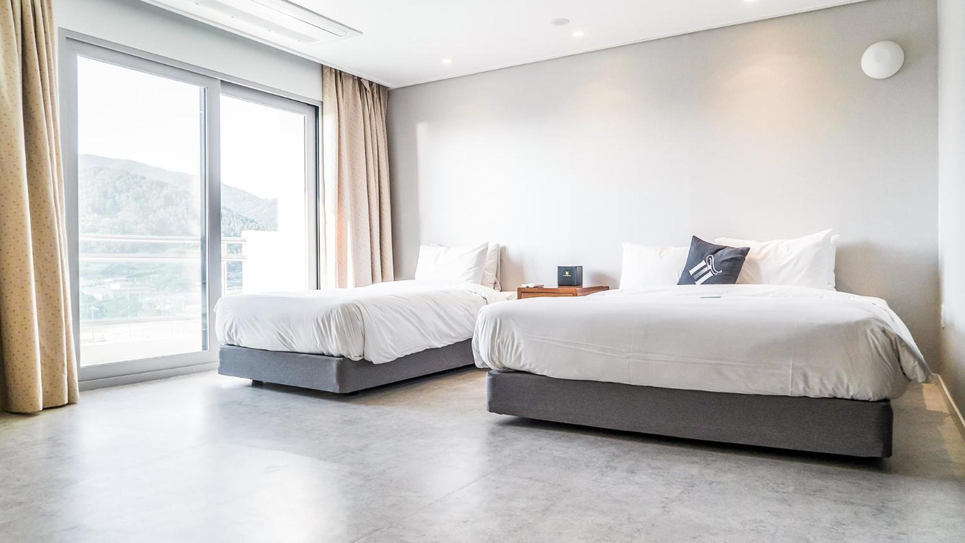 Namhae Sports Park Hotel Экстерьер фото