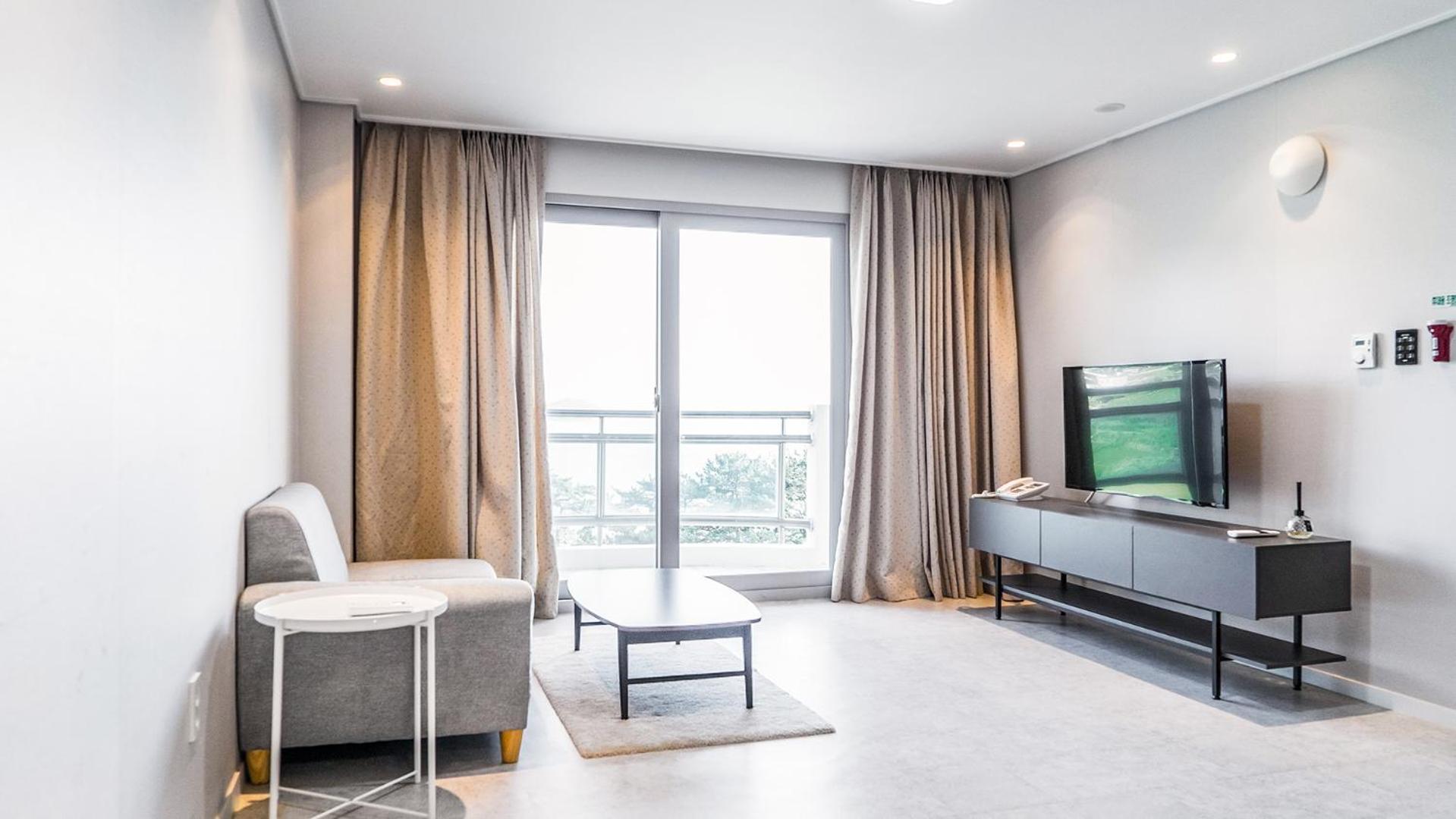 Namhae Sports Park Hotel Экстерьер фото